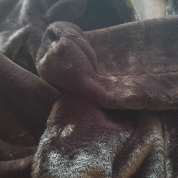 Black warm cropped jacket. - Picture 4 of 5